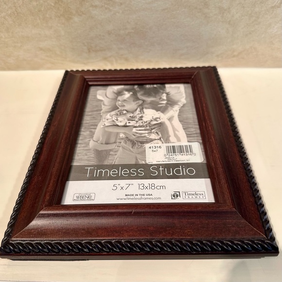 Timeless Frames 5 x 7 Vertical/Horizontal Walnut Picture Frame - Picture 7 of 7
